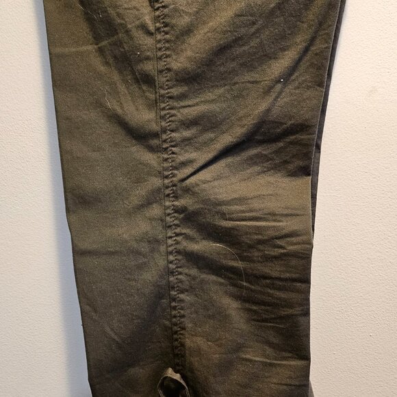 Women’s Size 6 Dark Green George Capri Pants - Picture 3 of 12
